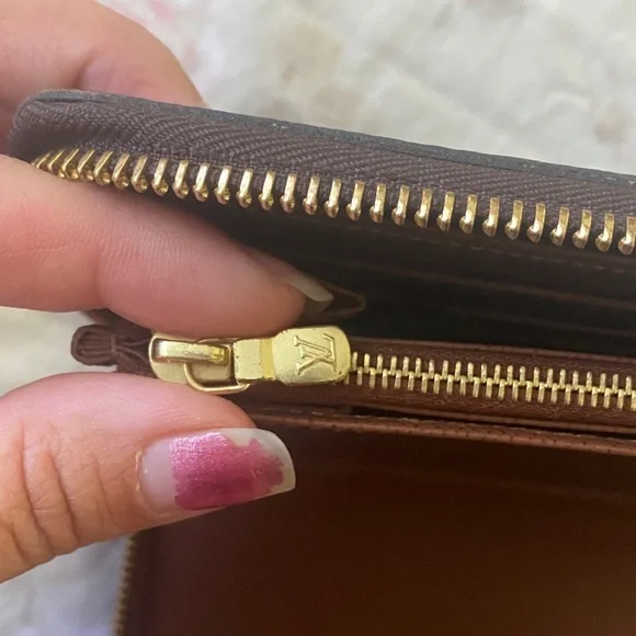 Louis Vuitton wallet - Picture 8 of 10